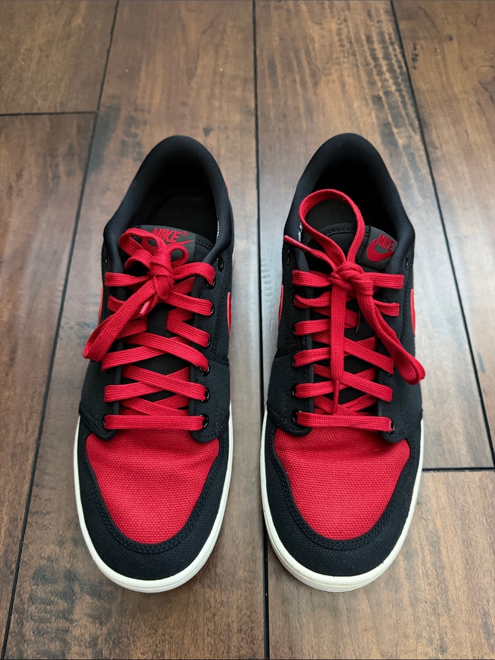 Nike Men’s Low-Top Sneakers - Black & Red